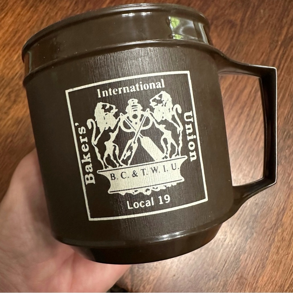 Vintage Bakers’ Union Aladdin Mugs (4)